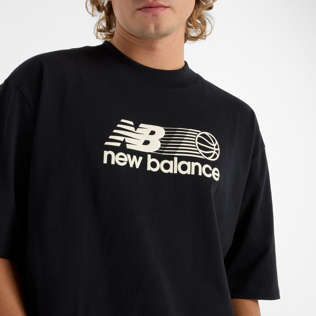 New Balance - Hoops Graphic T-Shirt - black