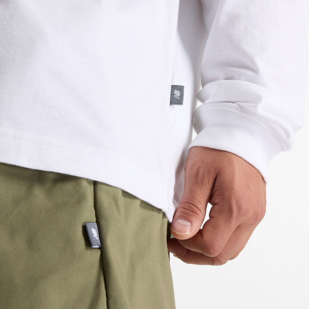 New Balance - Relaxed Linear Athletics Long Sleeve - white