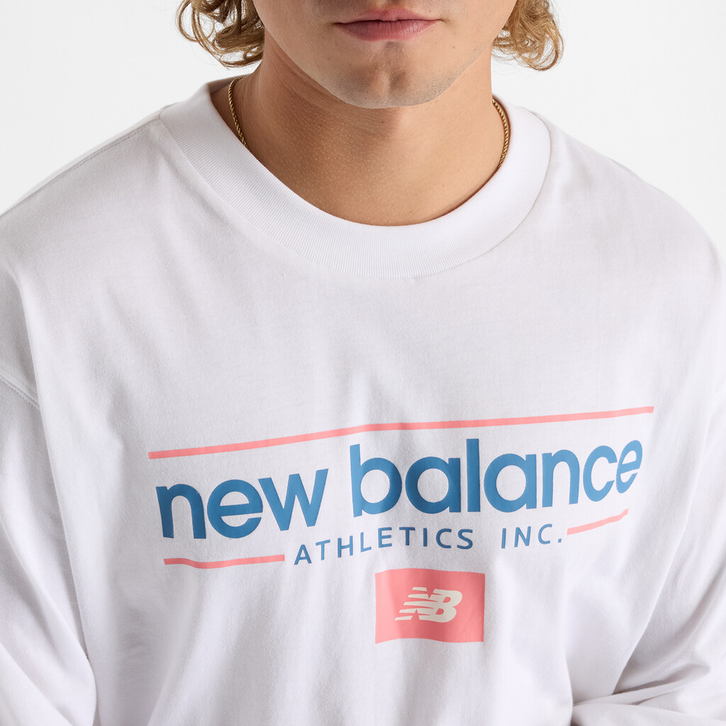 New Balance - Relaxed Linear Athletics Long Sleeve - white