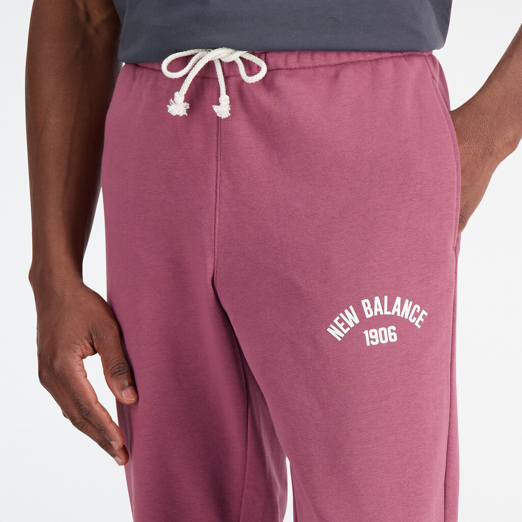 New Balance - Essentials Varsity Fleece Pant - washed burgundy
